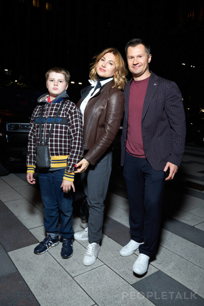 Алексей Немов с супругой Галиной Немовой и сыном