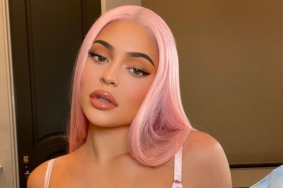 Кайли Дженнер ответила на травлю из-за душа