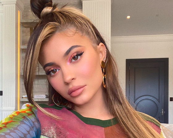 Вспомнить все: показываем, как выглядела Кайли Дженнер до пластических операций