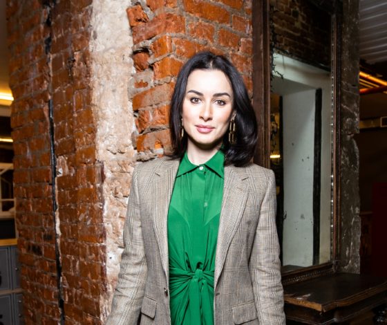 Тина Канделаки и Светлана Ходченкова на премьере  повести Александра Цыпкина