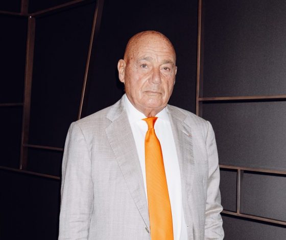 Редкий выход: Владимир Познер появился на публике спустя долгое время