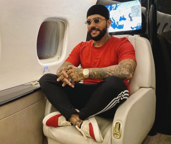 Раздражает: пользователи раскритиковали Тимати за покупку дорогих кроссовок