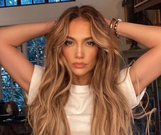 А Бен Аффлек не против? Дженнифер Лопес заметили с новым бывшим