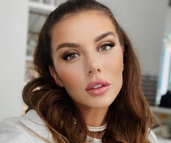 364 тысячи: посчитали, сколько потратила Анна Седокова на обувь