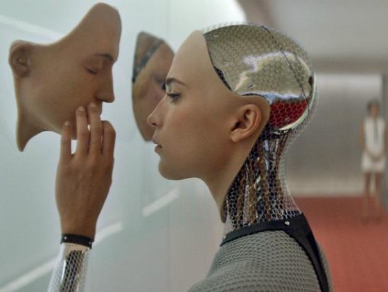 Срок годности пластических операций: когда нужно обновлять грудь и нос