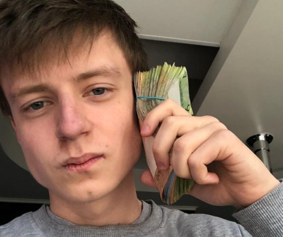 Скандал: стример Mellstroy избил девушку в прямом эфире