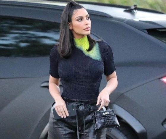 В стиле Ким Кардашьян: где купить кожаные брюки на осень