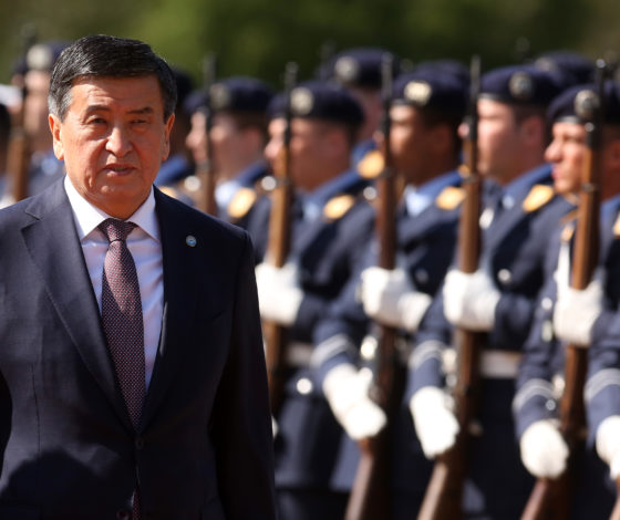 После освобождения из тюрьмы: новой главой Киргизии станет премьер-министр страны