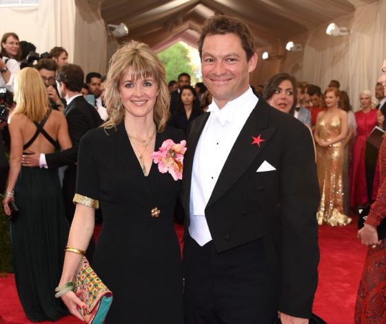 После скандального поцелуя с Лили Джеймс: Доминик Уэст и его супруга сделали заявление