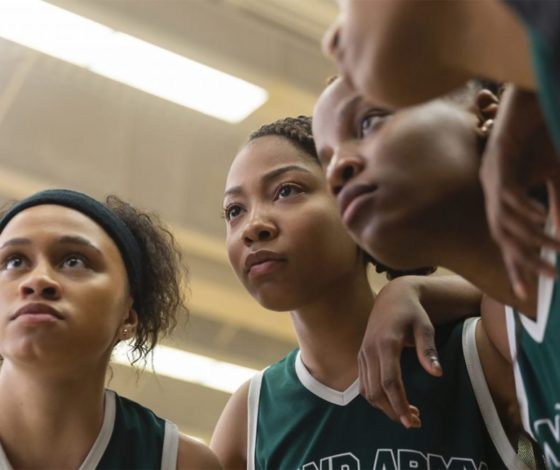 Что смотреть: новая подростковая драма Netflix в стиле «Эйфории»