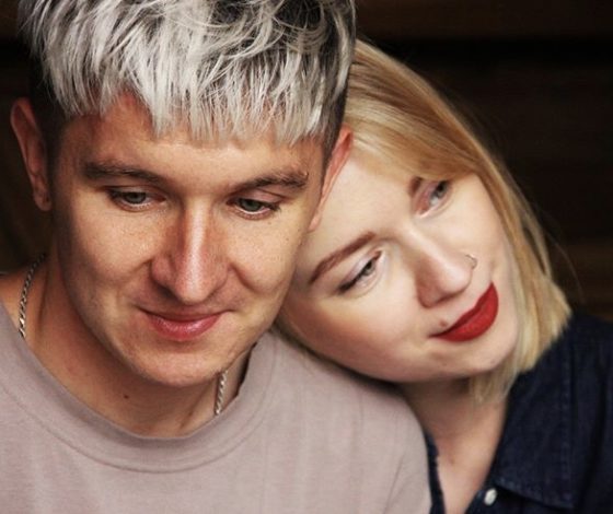 Странная она, но я тоже с приколом: Денис и Елена Кукояка о романтике, воспитании дочери и смешных видео в Instagram