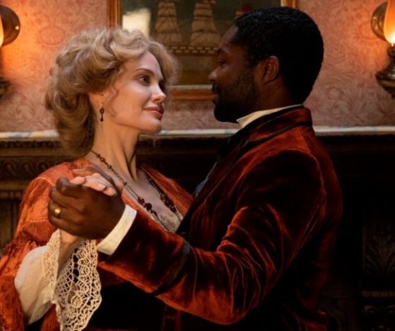 Анджелина Джоли и Майкл Кейн в главных ролях: новый трейлер «Питер Пэна и Алисы в Стране чудес»