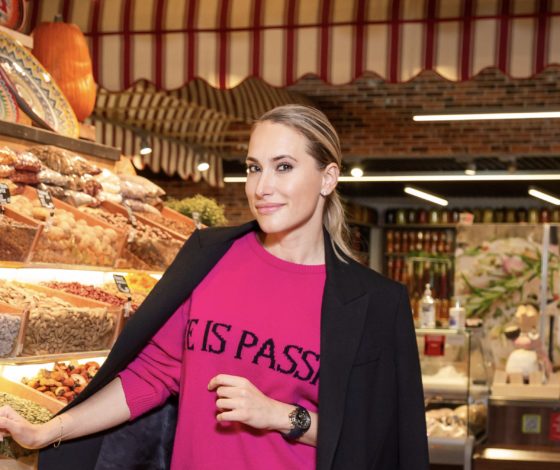 Мария Кравцова и другие на гастрономическом экскурсе по базару «Бессарабка»