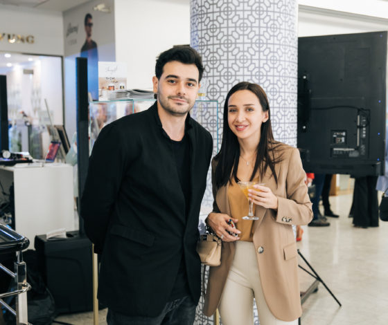 Микаэл Арамян и другие на открытии галереи-бутика Stargift, где можно увидеть палочку Гарри Поттера