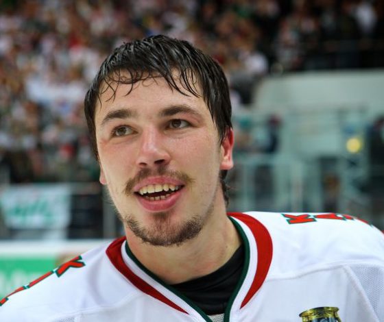 Скандал: хоккеист Алексей Емелин бросил жену с тремя детьми