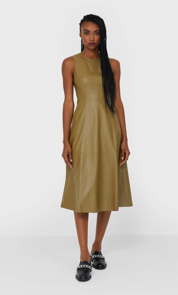 Stradivarius, 3299 P. (stradivarius.com)