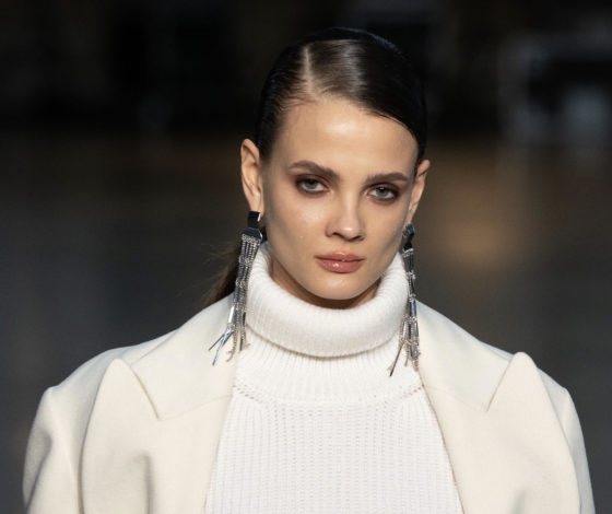 Бьюти-инструкция: как повторить макияж с показа CHAPURIN