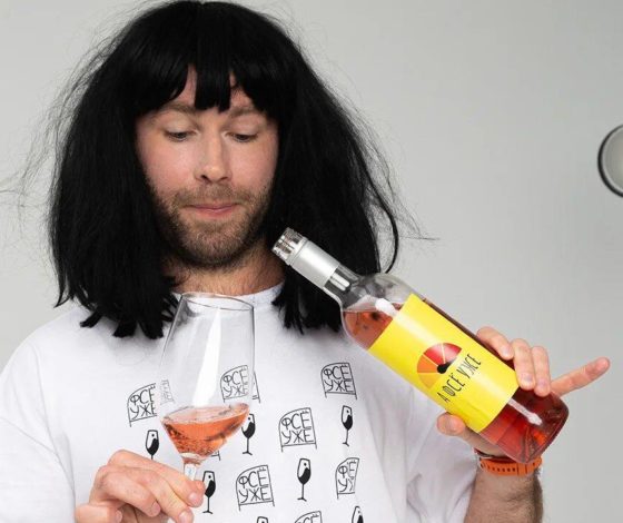 А все уже. Надо было раньше: Стас Круглицкий о том, как появился образ Сантаны, о TikTok и самой дорогой покупке