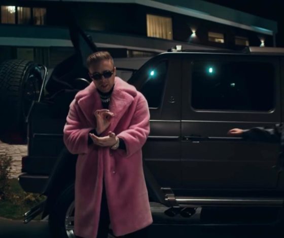 Где купить: розовую шубу, как у Егора Крида