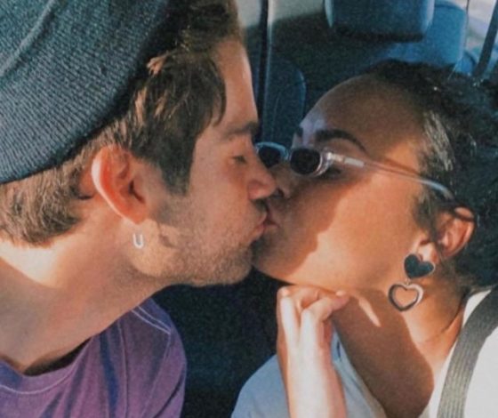 Бывший жених Деми Ловато обвинил певицу в хайпе на их разрыве