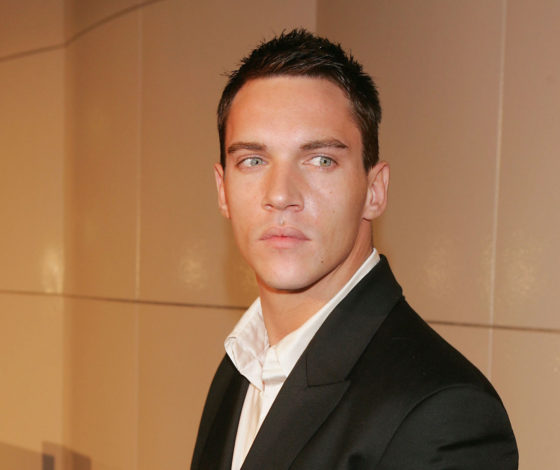 Вождение в нетрезвом виде: звезду «Тюдоров» Джонатана Риз Майерса арестовали за ДТП