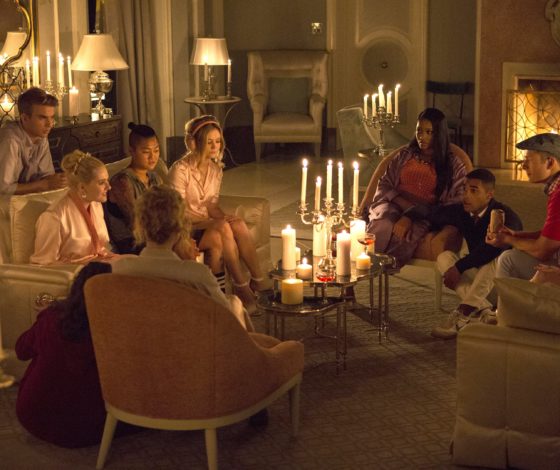 Находка дня: свеча с запахом 2020 года