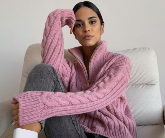 Где купить: стильный свитер-поло на зиму