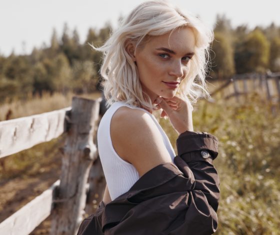 Пиджак из эко-кожи и брючный костюм в новой коллекции бренда из Санкт-Петербурга You