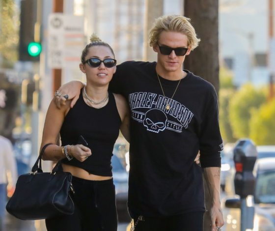 Конец: Коди Симпсон отписался от Майли Сайрус и показал новую девушку