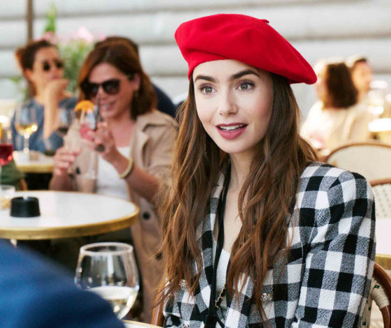 Второй сезон «Эмили в Париже»: раскрыты новые герои и любовная линия