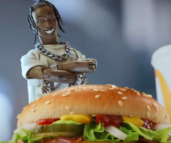 Цифра дня: фигурку Трэвиса Скотта из коллаборации с McDonald’s продают за 55 тысяч долларов