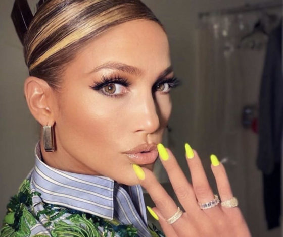 «Вы готовы сиять?»: Джей Ло анонсировала запуск своей косметики