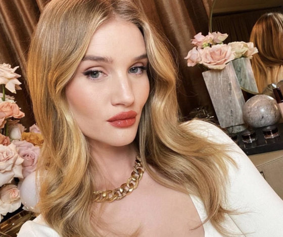 Бьюти-секреты модели: Роузи Хантингтон-Уайтли рассказала, как ухаживает за проблемной кожей