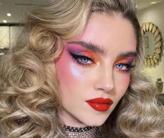 На все случаи жизни: как наносить жидкие румяна и какие выбрать