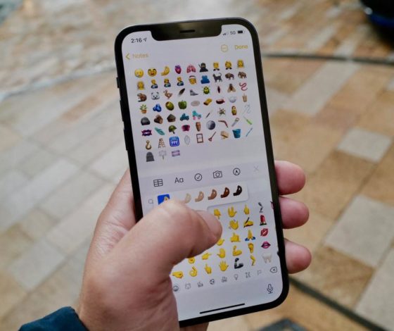 Матрешка и мужчина в свадебном платье: Apple представили 117 новых эмодзи