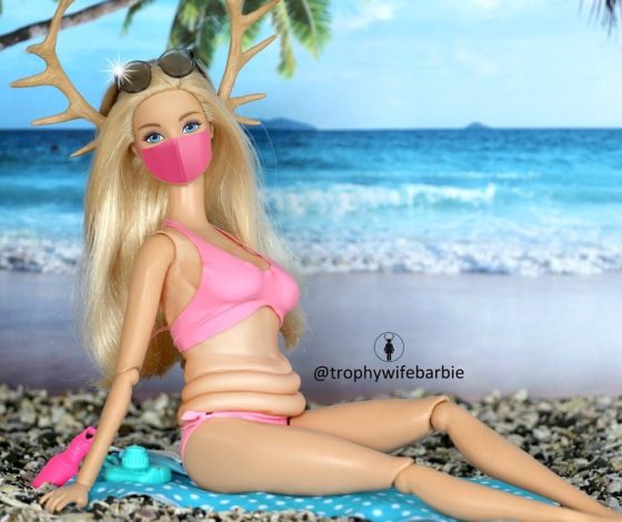 Муж-изменник, прыщи и складки: показываем жизнь бодипозитивных Barbie