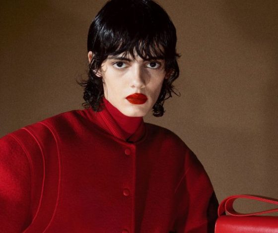 Приталенные пиджаки, шипы и массивные цепи: новая коллекция Givenchy