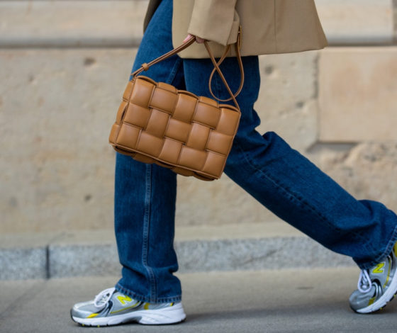 Шопинг: где купить теплые кроссовки