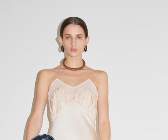 Жакеты и платья в новой коллекции Jil Sander