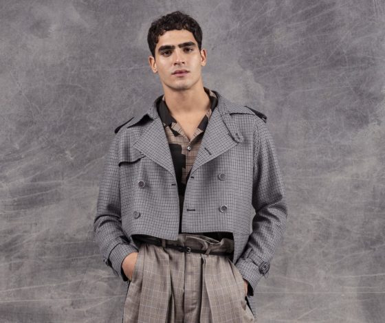 Деним, пиджаки и необычные принты: новая мужская коллекция Moschino