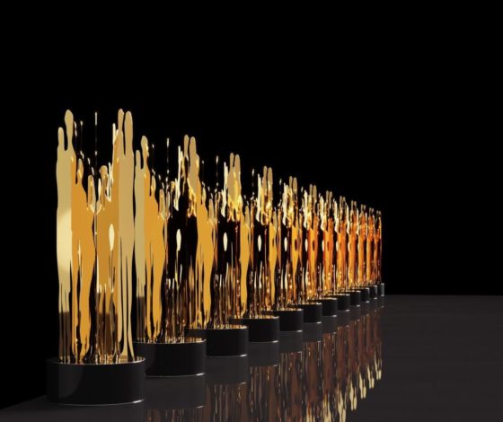 Дизайн статуэтки премии PEOPLETALK разработал художник Василий Клюкин