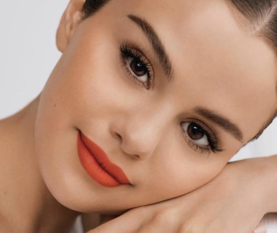 Чем витамин C полезен и вреден для кожи? Рассказывают врачи