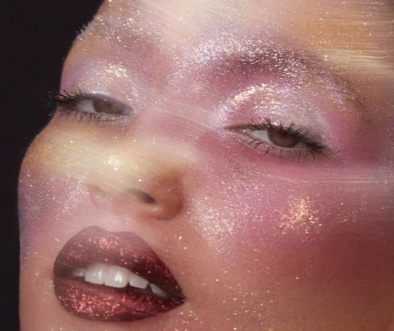 Гори, как елочка: топ сияющих средств к Новому году