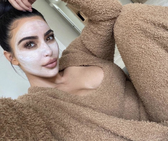 Вместо глиняных: топ очищающих масок с углем