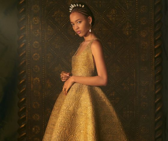 Золотое платье в пол в кутюрной коллекции Dior