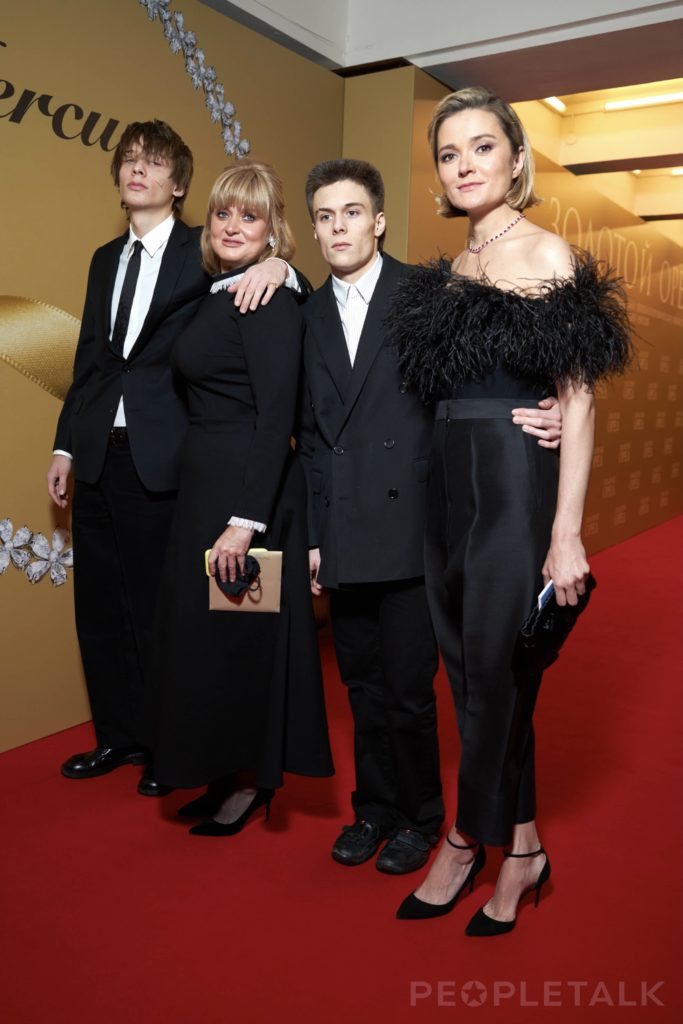 Петр Кончаловский, Андрей Баков, Анна и Надежда Михалковы