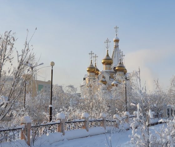 Когда и где набирать воду на Крещение 2022: свойства святой воды