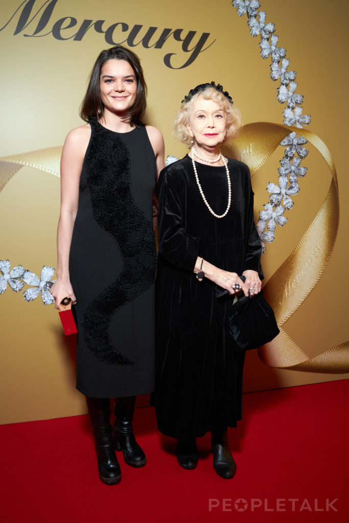 Светлана Немоляева с внучкой Полиной