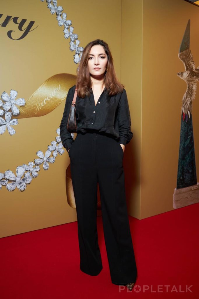 Мадонна Мур