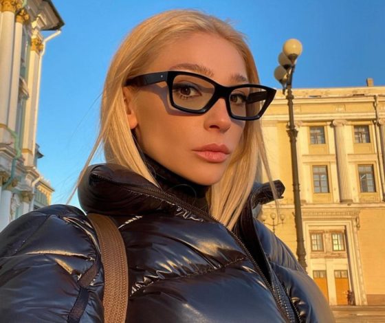 Не забывай свои корни: Настя Ивлеева показала архивные фото